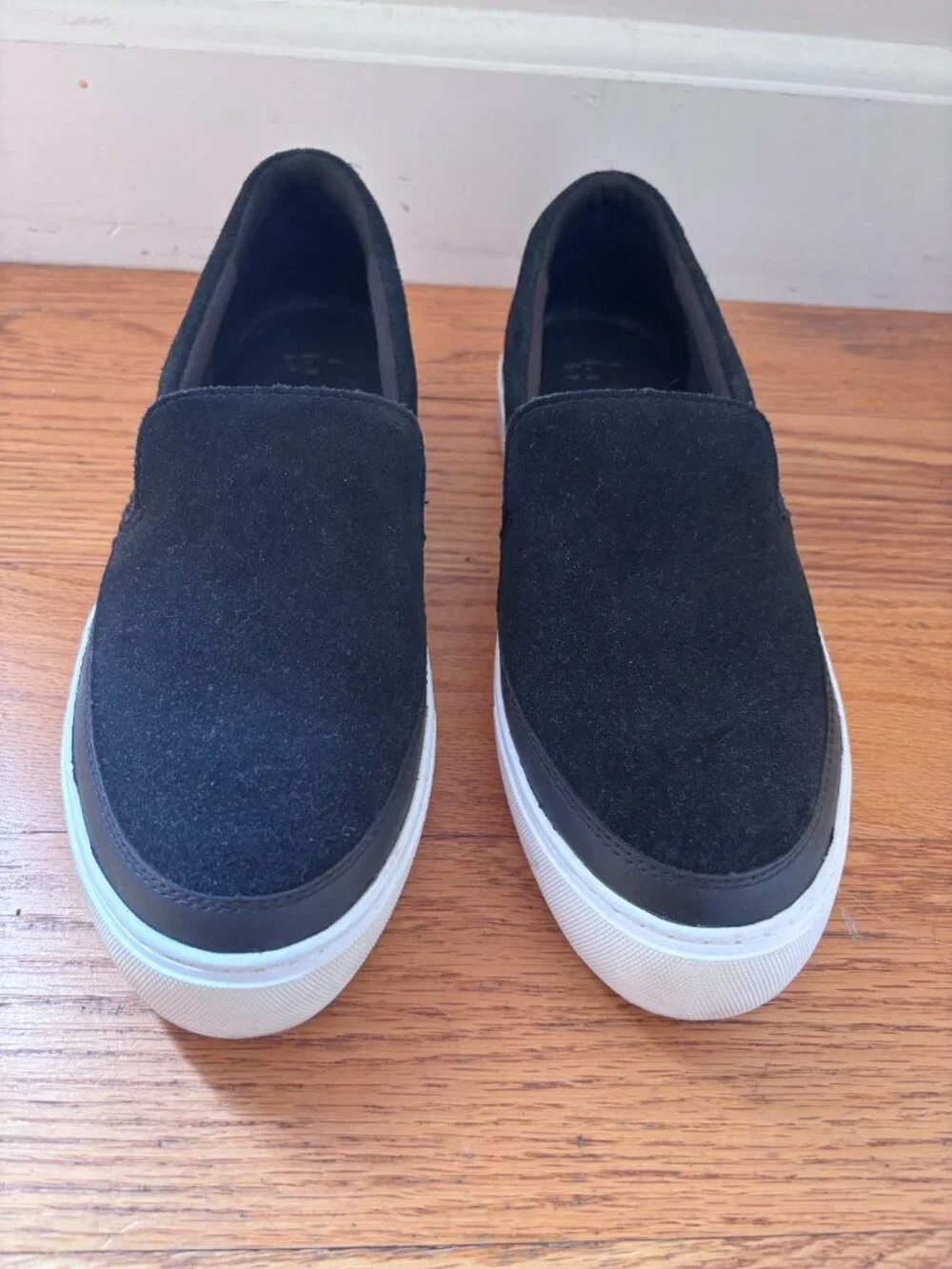 UGG Zilo Slip-On Sneaker